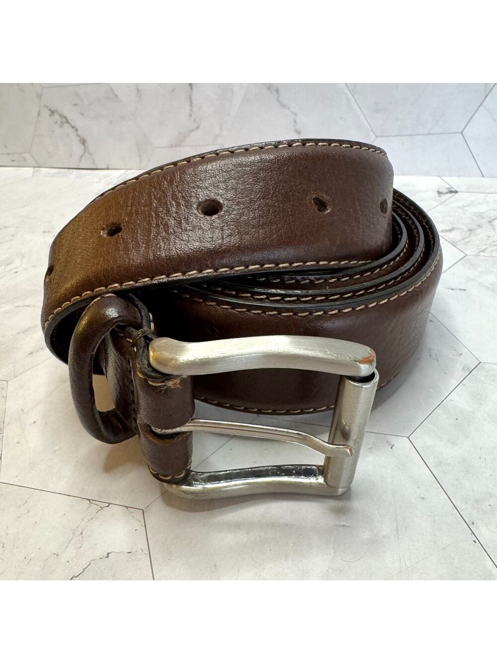 Eddie Bauer Mens Sz 46 Genuine Leather Belt Brown Silver Buckle in EUC